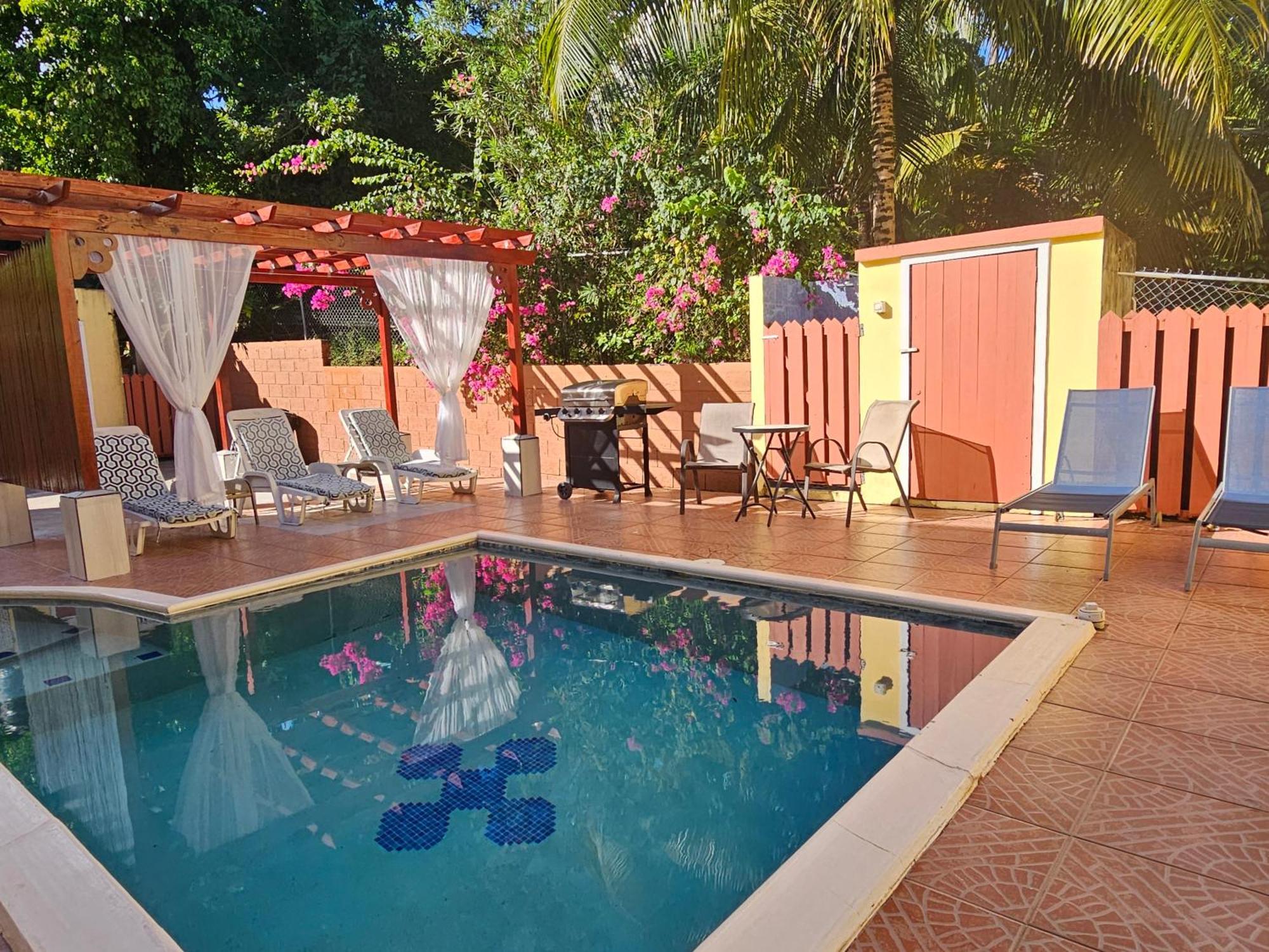 Royal Escape - 1 Hotell Anse La Raye Exteriör bild